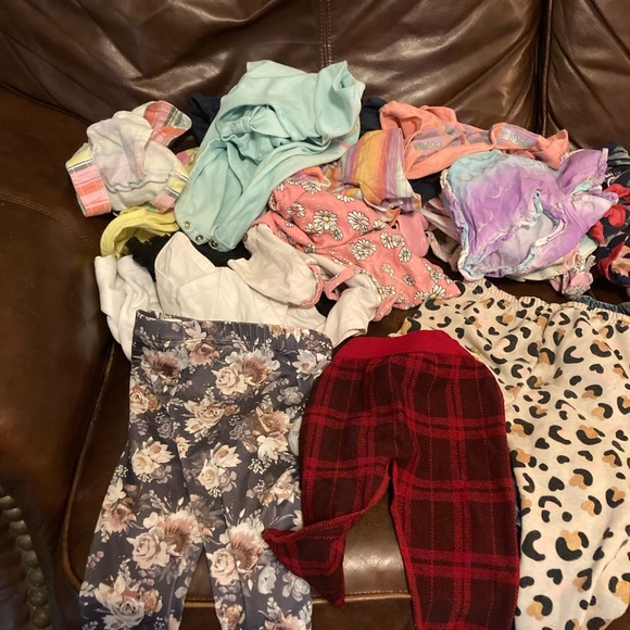 little girl clothes . Size 18/24 months - Picture 2 of 5